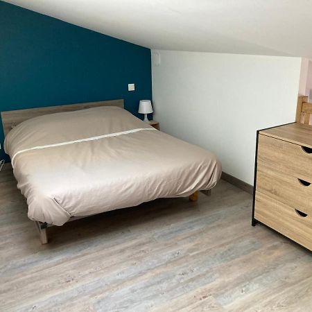 Studio Meuble Du Bourg Puymiclan Ngoại thất bức ảnh