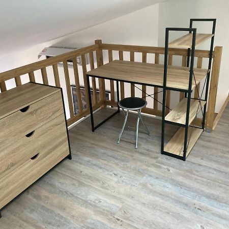 Studio Meuble Du Bourg Puymiclan Ngoại thất bức ảnh