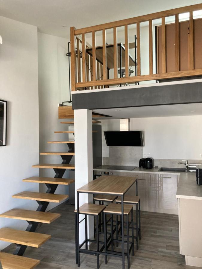 Studio Meuble Du Bourg Puymiclan Ngoại thất bức ảnh
