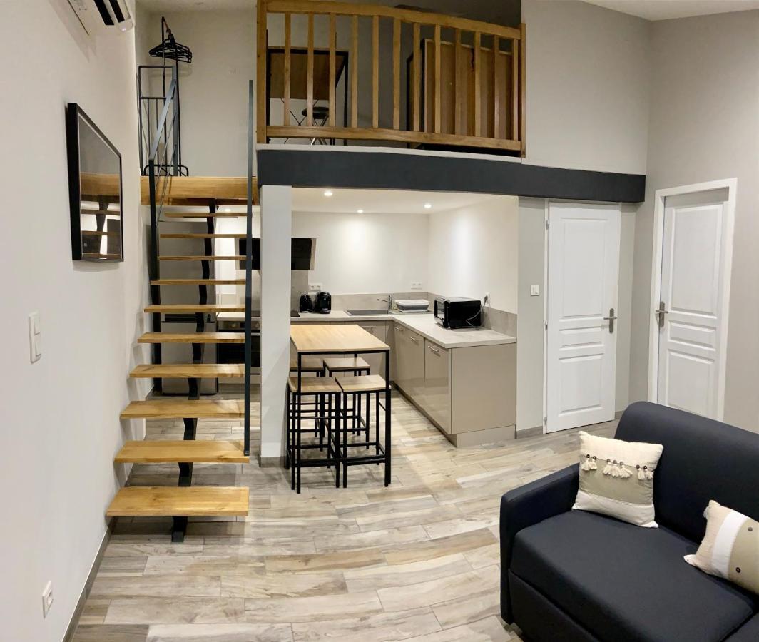 Studio Meuble Du Bourg Puymiclan Ngoại thất bức ảnh
