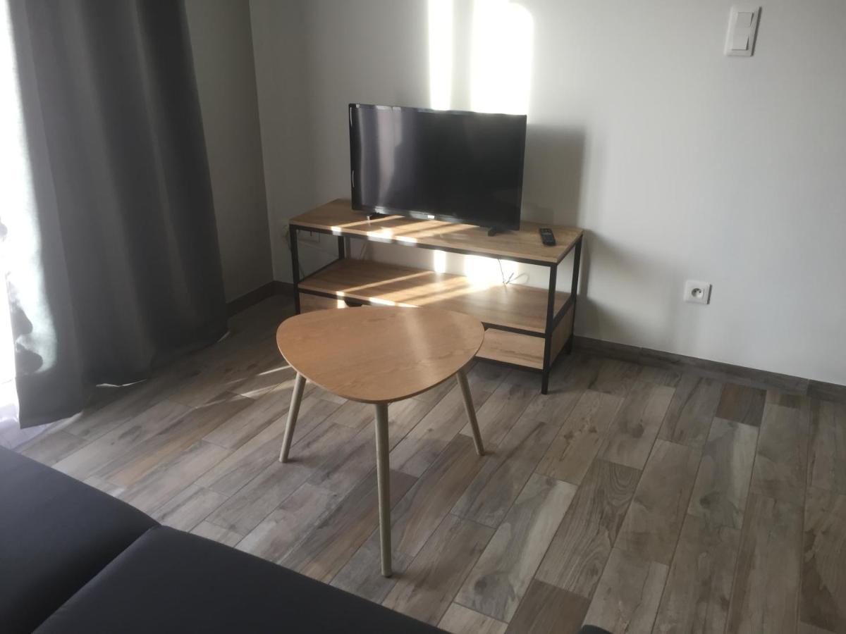 Studio Meuble Du Bourg Puymiclan Ngoại thất bức ảnh