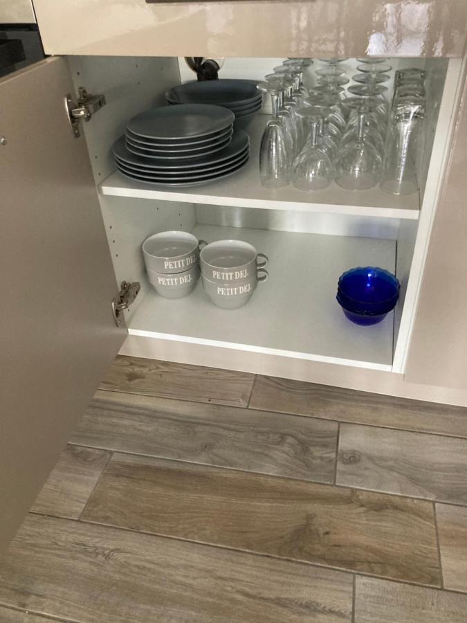 Studio Meuble Du Bourg Puymiclan Ngoại thất bức ảnh
